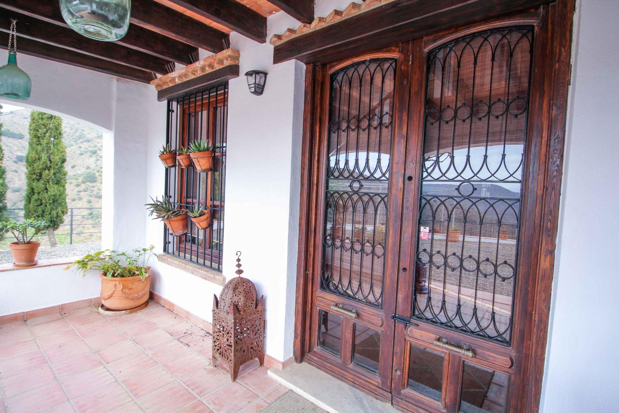 Trompetilla Montes De With Yoga And Villaer